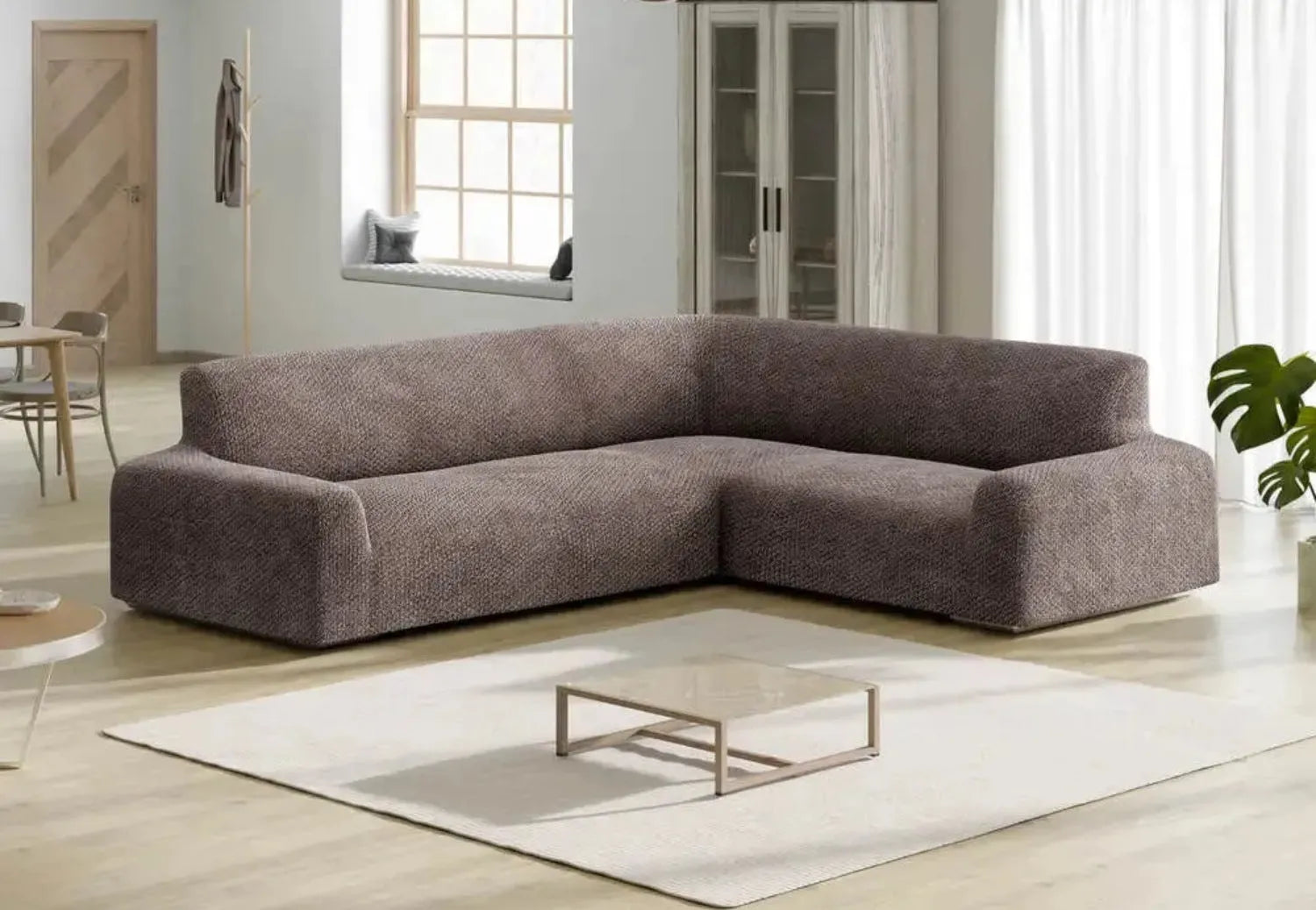 Best Colors to Complement Brown Couch