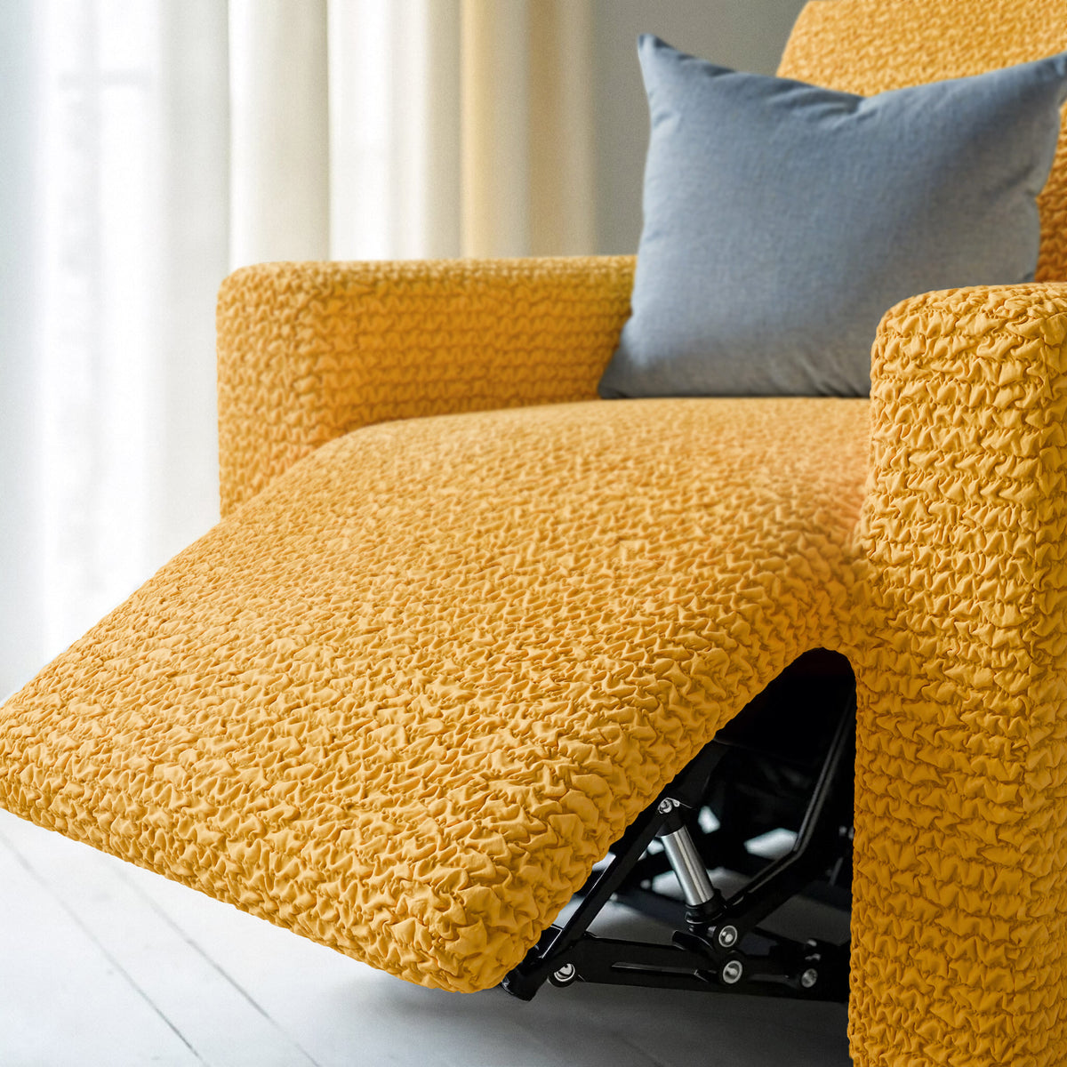 Reclining Armchair Slipcover, Comfort Collection – Mango, interior view 2 | Mango